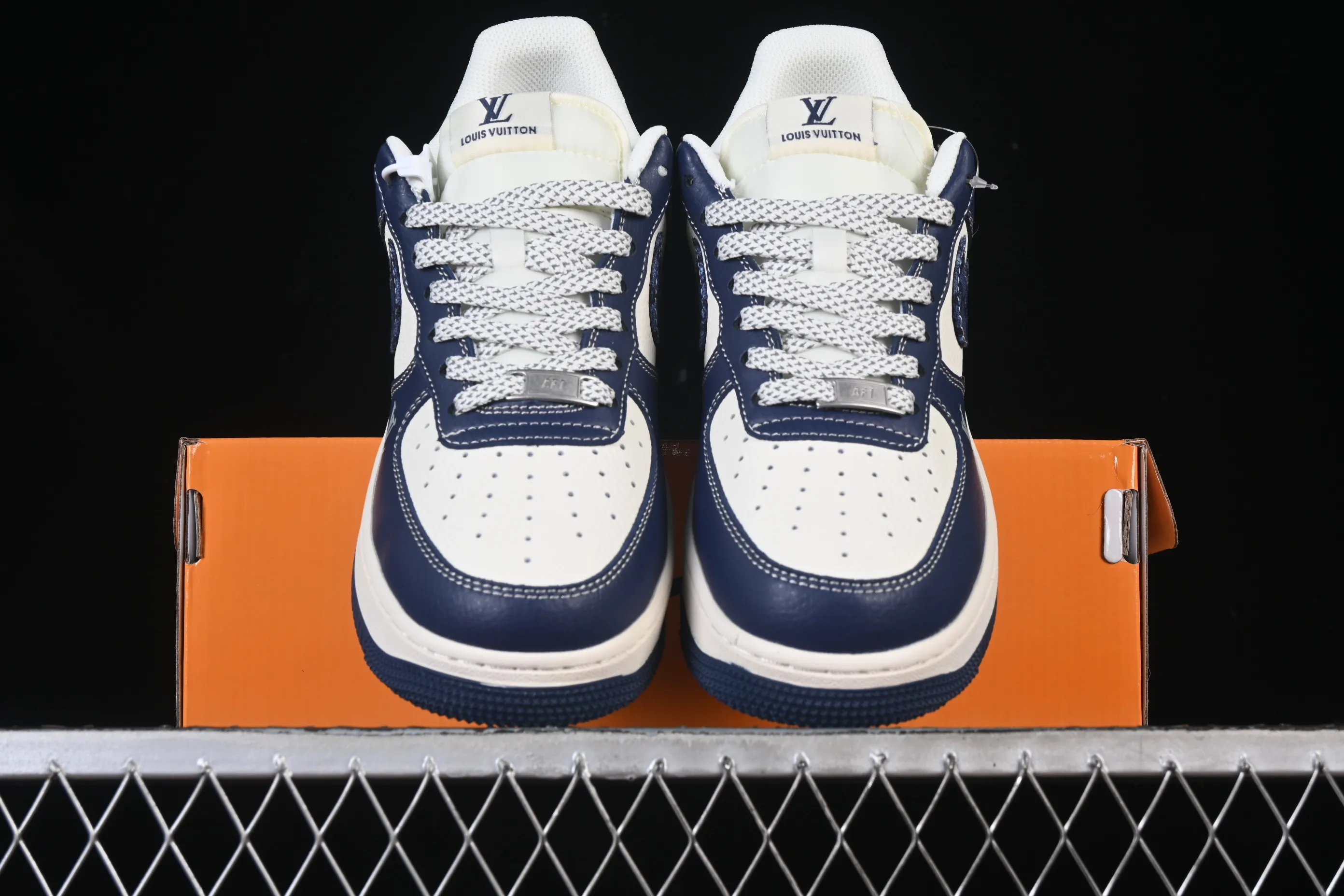 All categories Nk Air Force 1 Air Force series Nk Air Force 1 Low Air Force low-top Nike Air Force 1'07 Low LV joint navy blue cashew flower Air Force 1 low-top casual sneakers JP8028-009